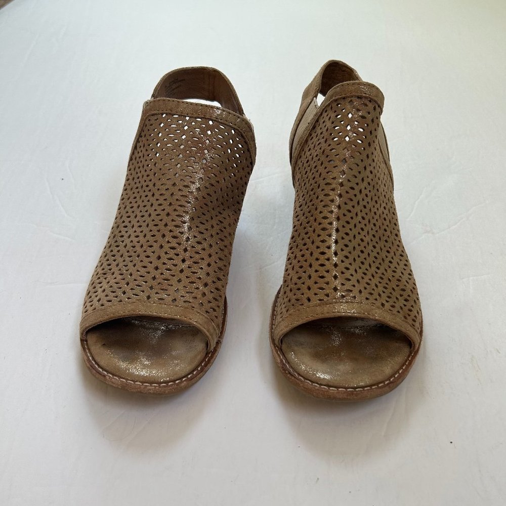 Sofft Sandals Brown Gold Leather Open Toe Sling Back Block Heel Size 8